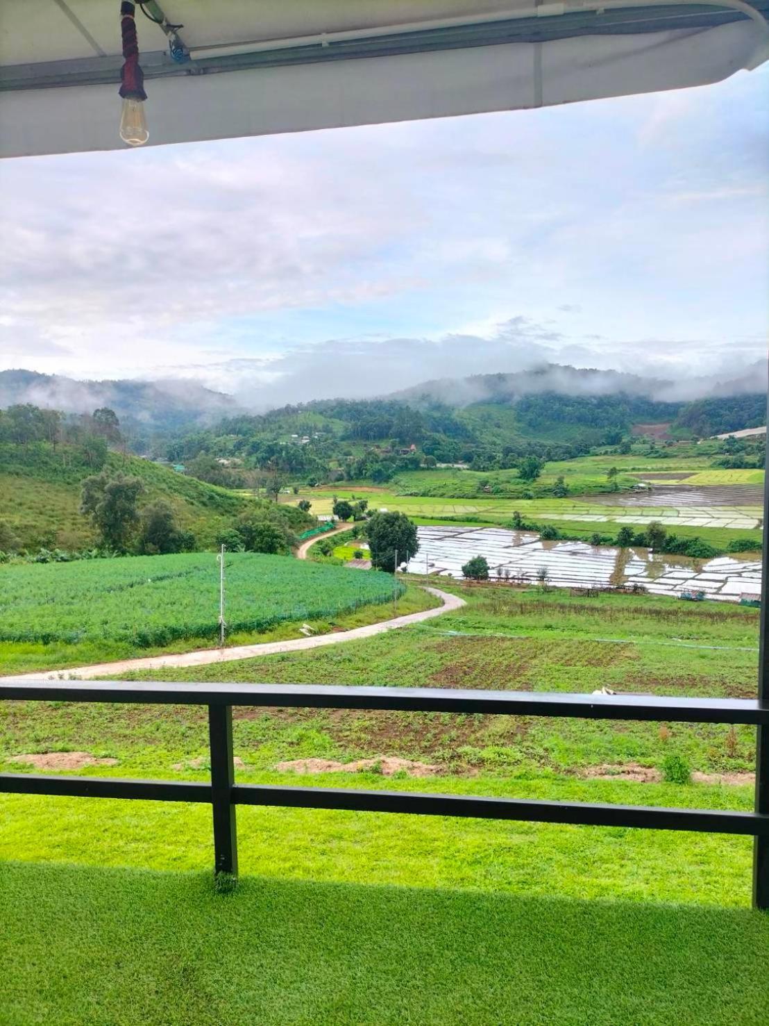 สวนไร่รุ่งอรุณ Suan Rai Rungarun Hotell Ban Na Pa Paek Exteriör bild